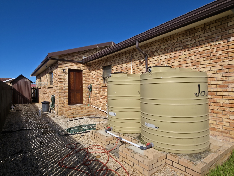 3 Bedroom Property for Sale in Wavecrest Eastern Cape